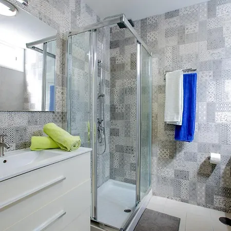 With Sea View Island Village 아데제